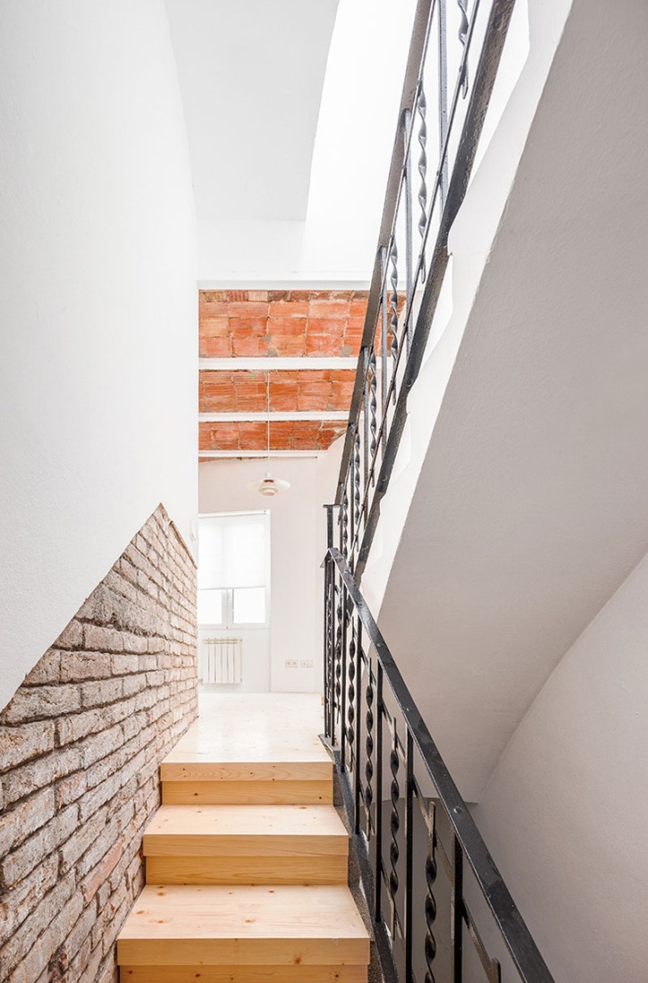 Stairs. Eulalia House by Joan Casals. Photography © Joan Guillamat.