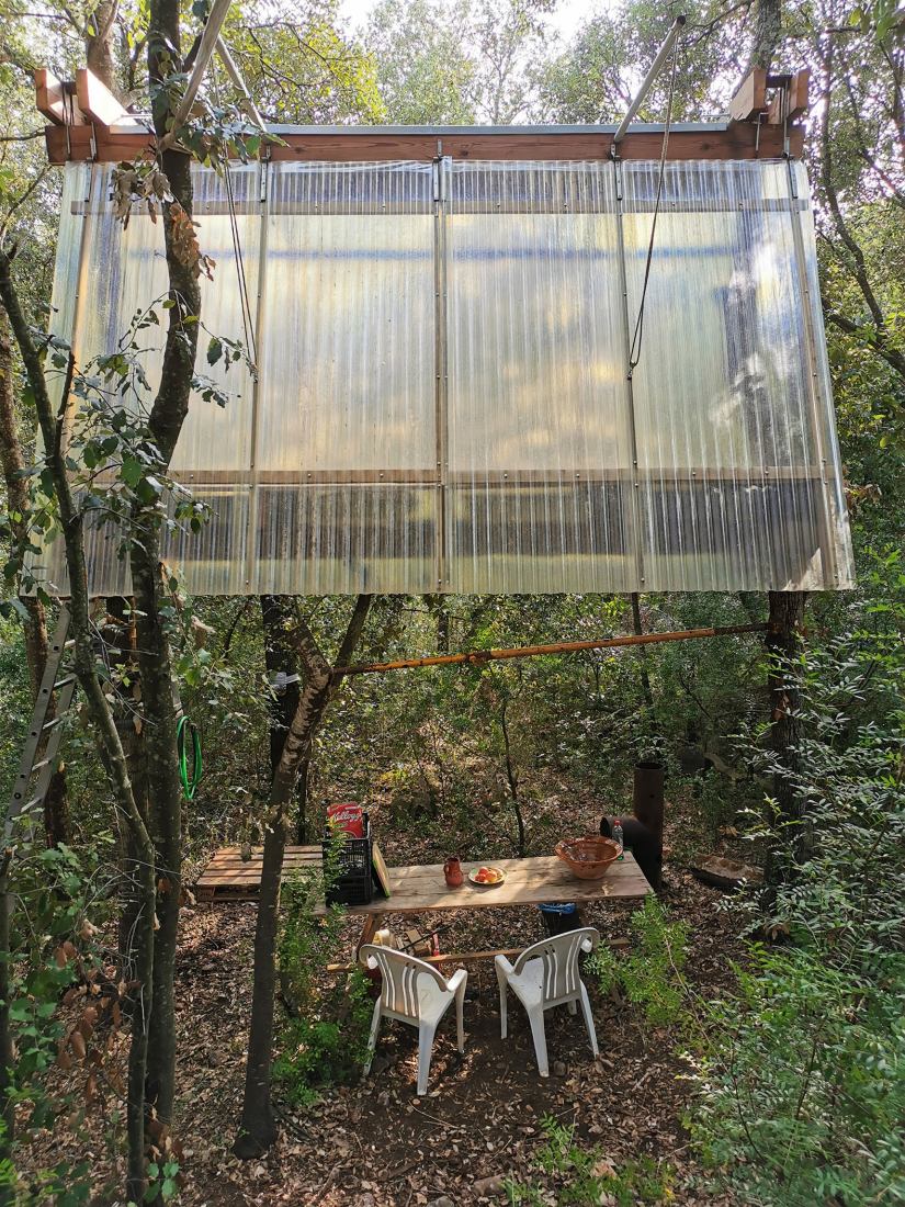 Design, build and inhabit a temporal refuge during the health emergency by Joan Martí Morro Capllonch. Photograph by Joan Martí Morro Capllonch.