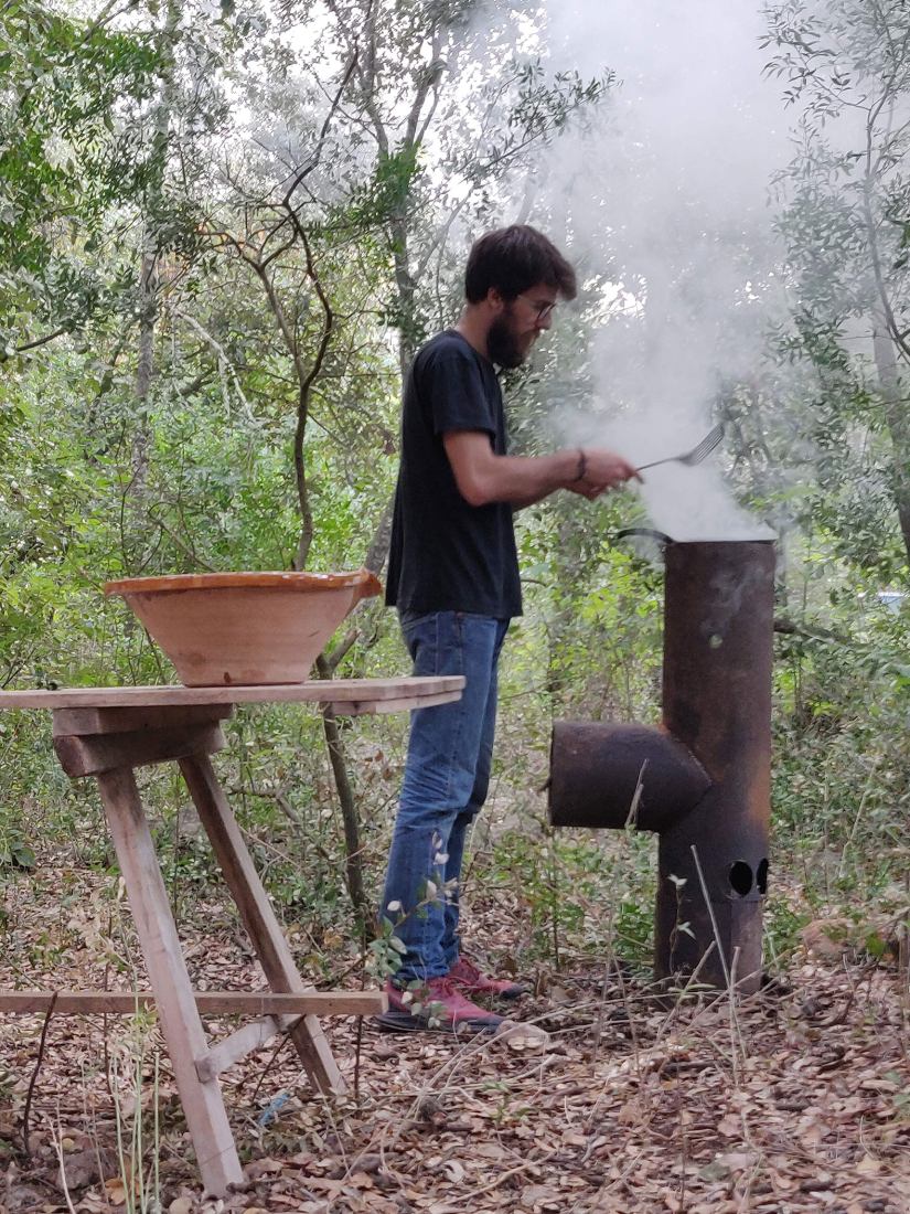 Design, build and inhabit a temporal refuge during the health emergency by Joan Martí Morro Capllonch. Photograph by Joan Martí Morro Capllonch.