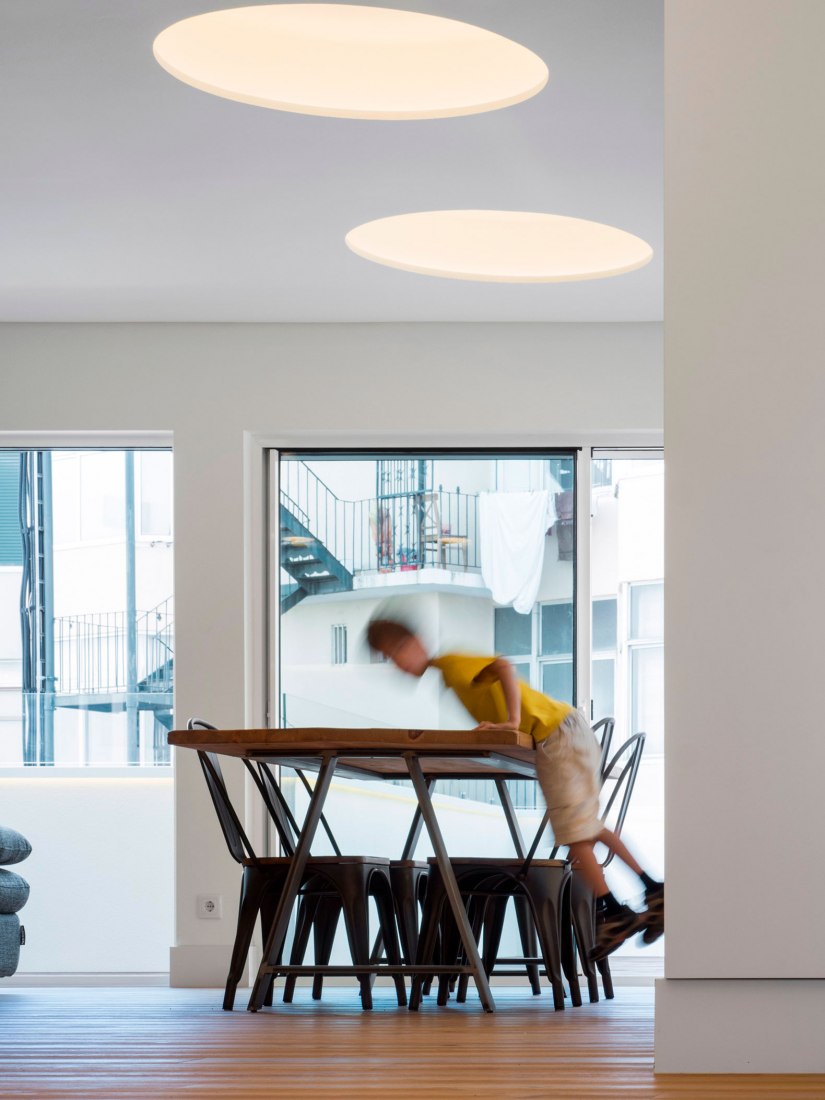Apartamento RFV por João Tiago Aguiar, arquitectos. Fotografía por FG+SG – Architecture Photograph