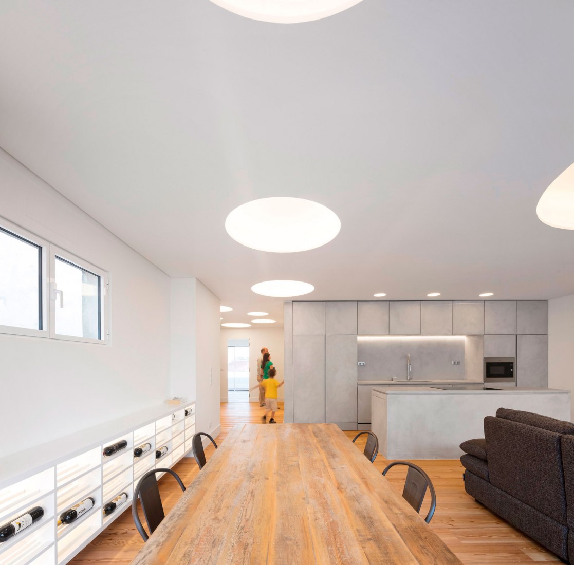 Apartamento RFV por João Tiago Aguiar, arquitectos. Fotografía por FG+SG – Architecture Photograph