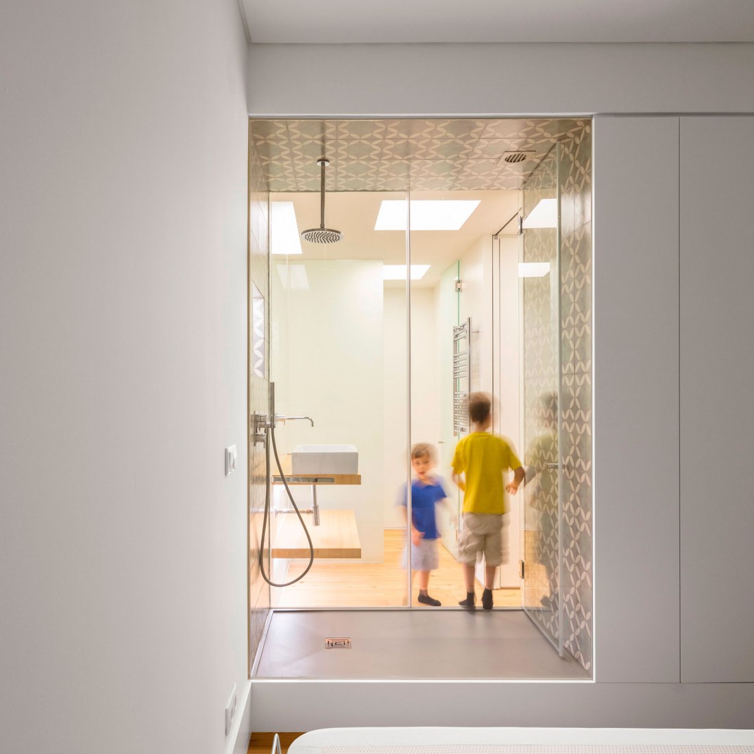 Apartamento RFV por João Tiago Aguiar, arquitectos. Fotografía por FG+SG – Architecture Photograph