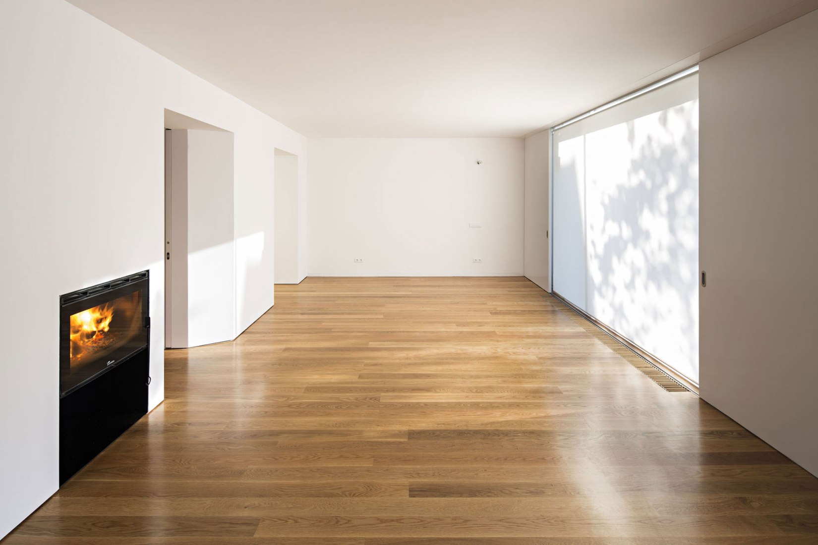 Interior. Casa en Serralves por João Vieira de Campos. Fotografía por Nelson Garrido