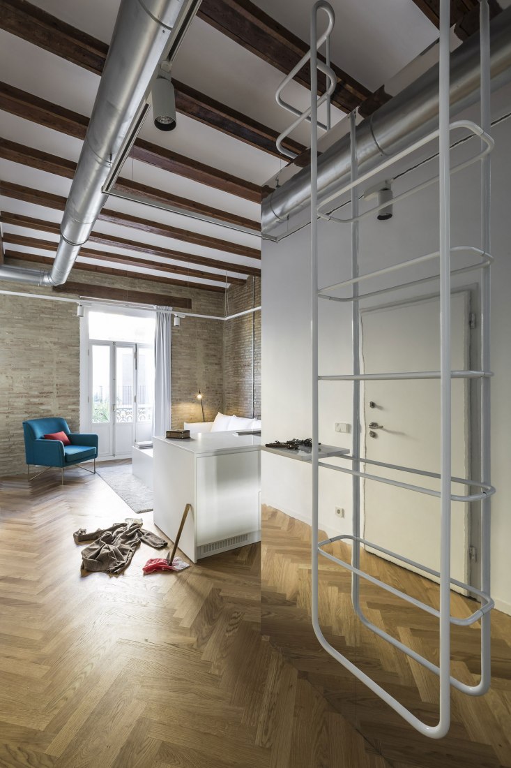 Stairs and room's door. "Cuentos: Late Night Tales" by Joaquín Juberías & Víctor Cano Ciborro. Photograph by German Cabo
