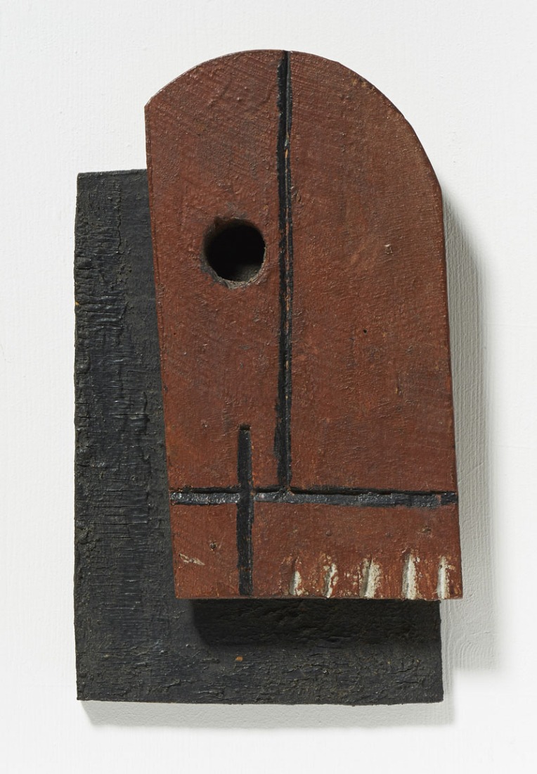Dos formas superpuestas por Joaquín Torres-García. 1931. Óleo y clavos sobre madera, 26 x 16 x 3 cm. Colección privada, Suiza. © Sucesión Joaquín Torres-García, Montevideo 2015. Fotografía: Peter Schälchli, Zurich