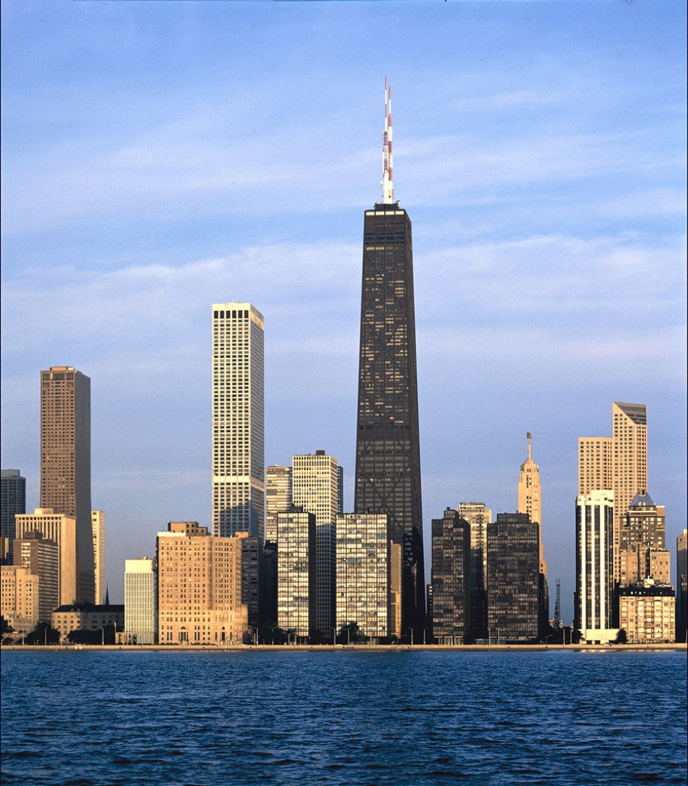 Vista desde el lago. John Hancock Center por Skidmore, Owings & Merrill. Fotografía @ Timothy Hursley.