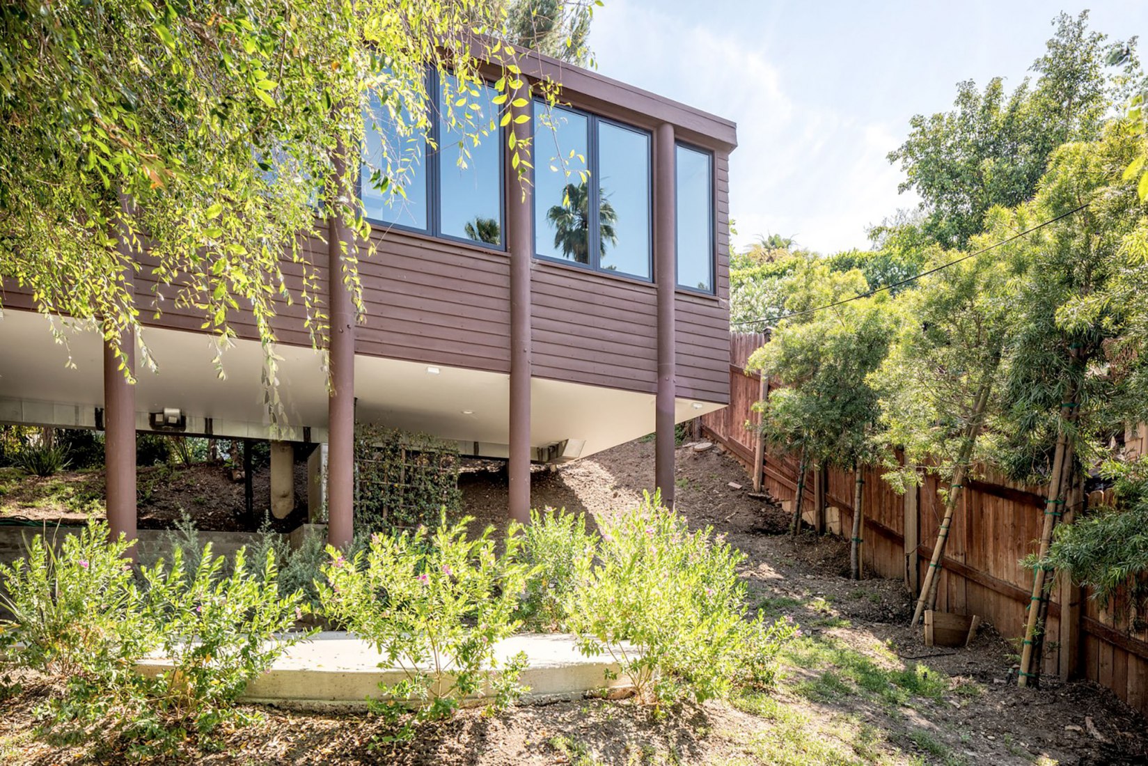 Casa de Sherman Oaks por John Lautner. Imagen cortesía de realtor