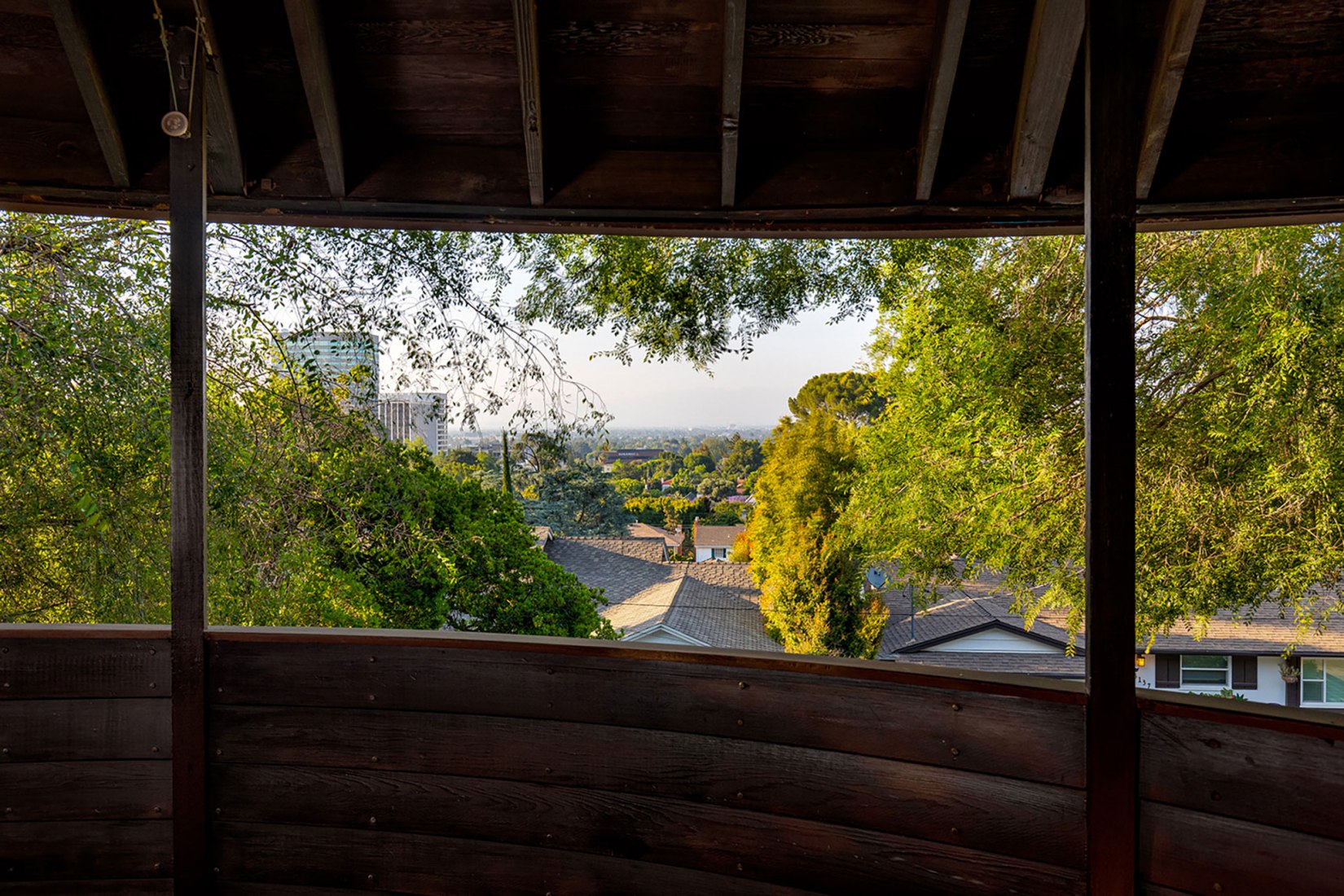 Casa de Sherman Oaks por John Lautner. Imagen cortesía de realtor