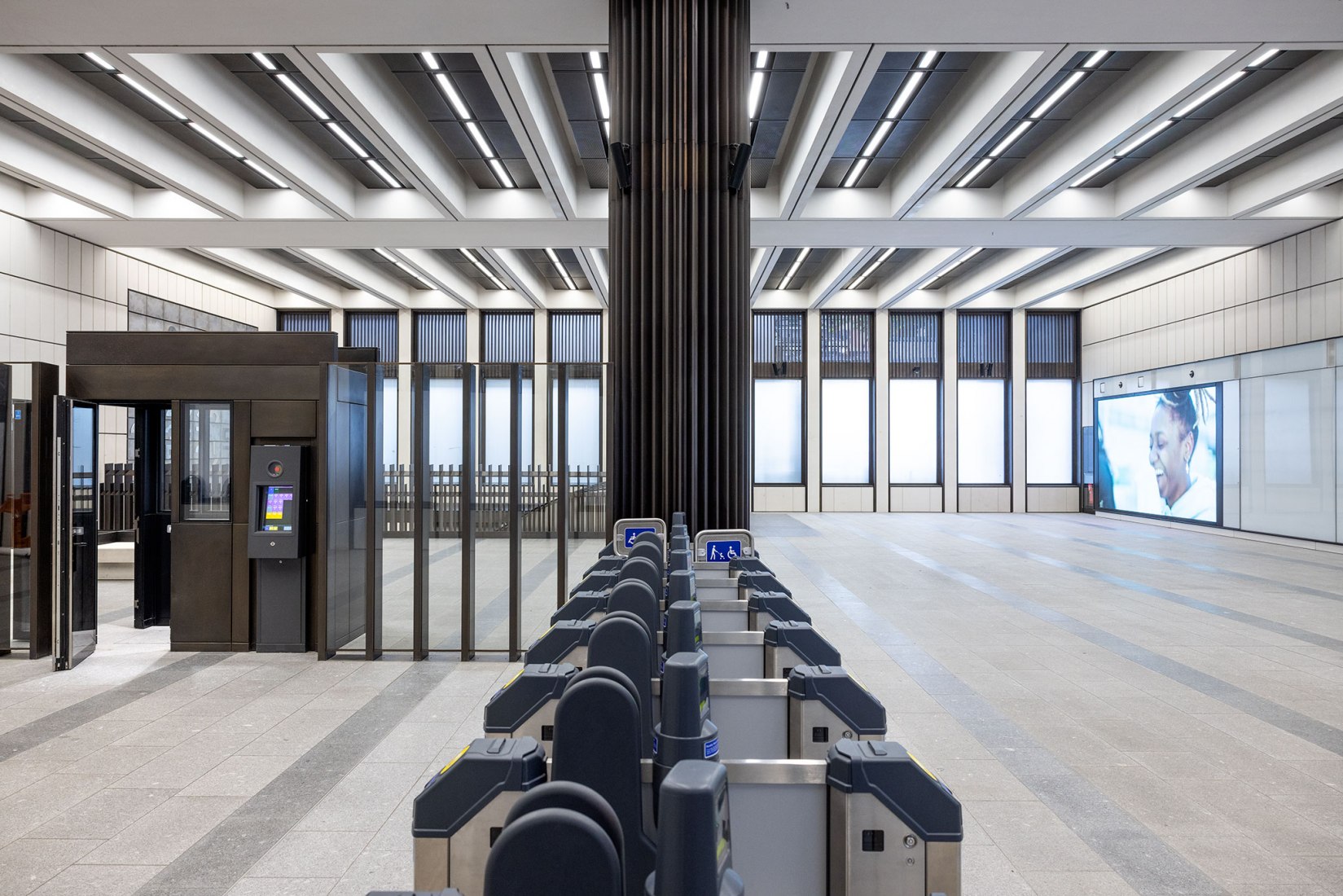 Opening of Bond Street Station on the Elizabeth Line by John McAslan ...
