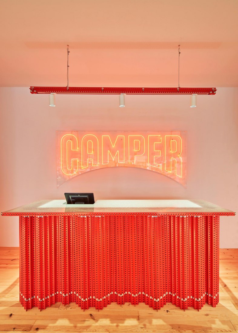 Tienda Camper por Oficina Penadés. Fotografía por José Hevia