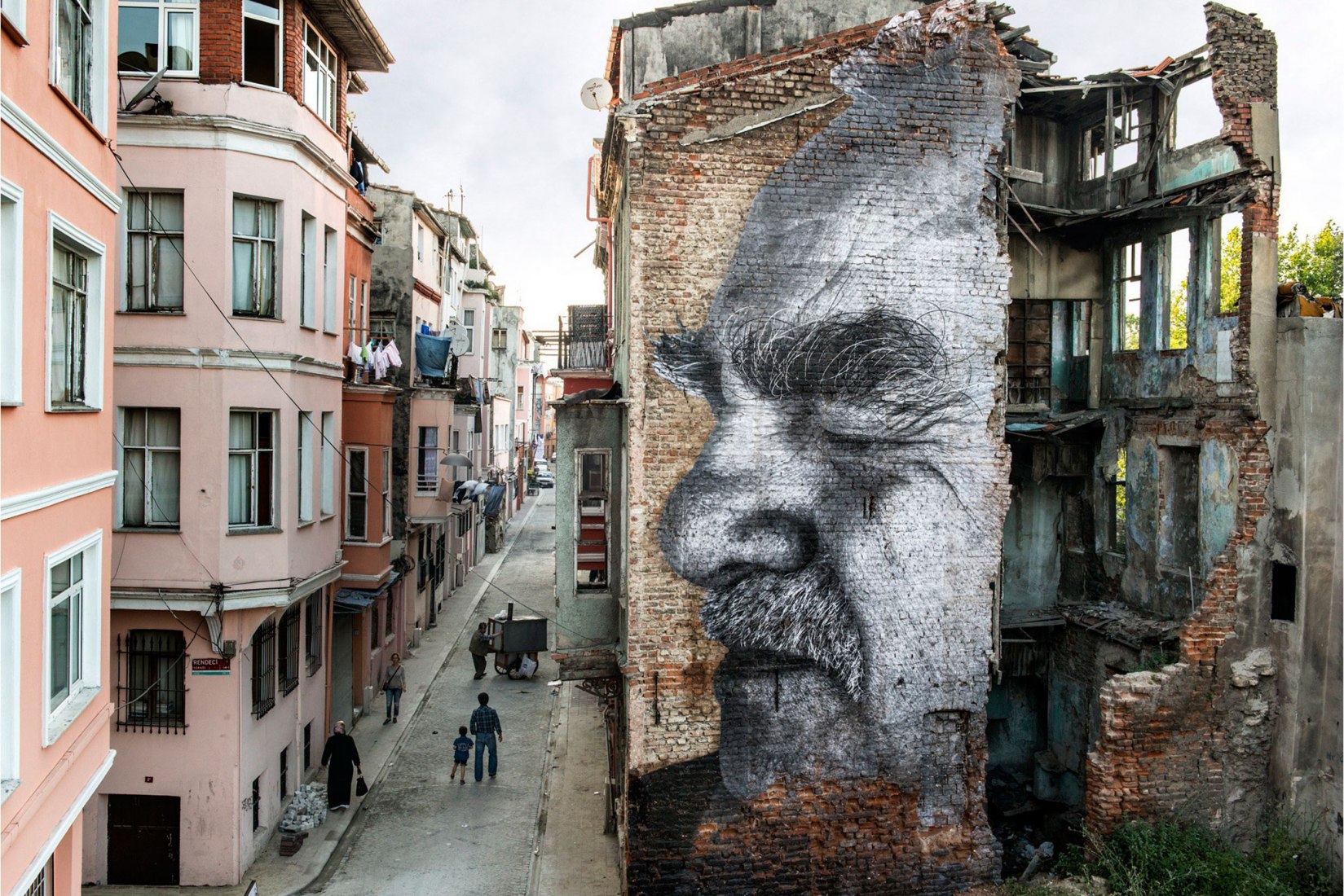 JR, The Wrinkles of the City, Kadir an, Turkey (2015). 