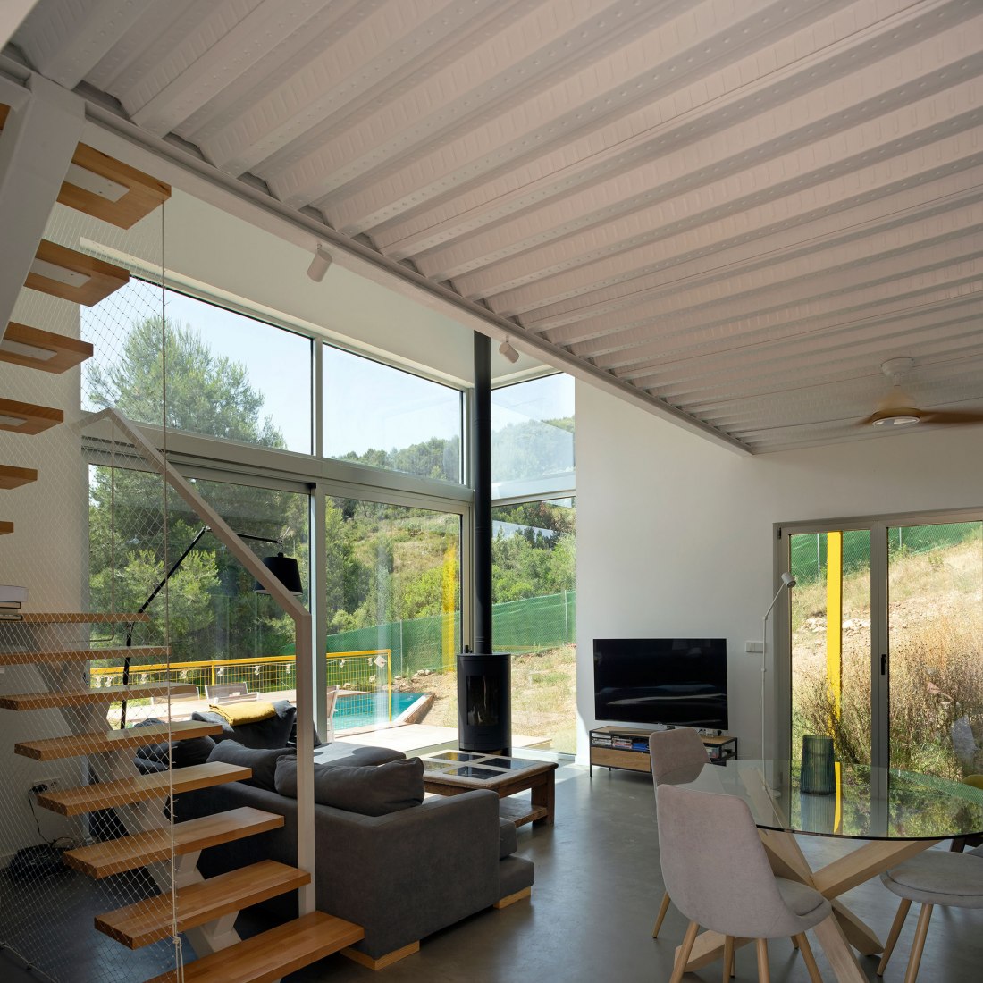 rNrH industrialized home by Juan Marco Arquitectos. Photograph by Diego Opazo.