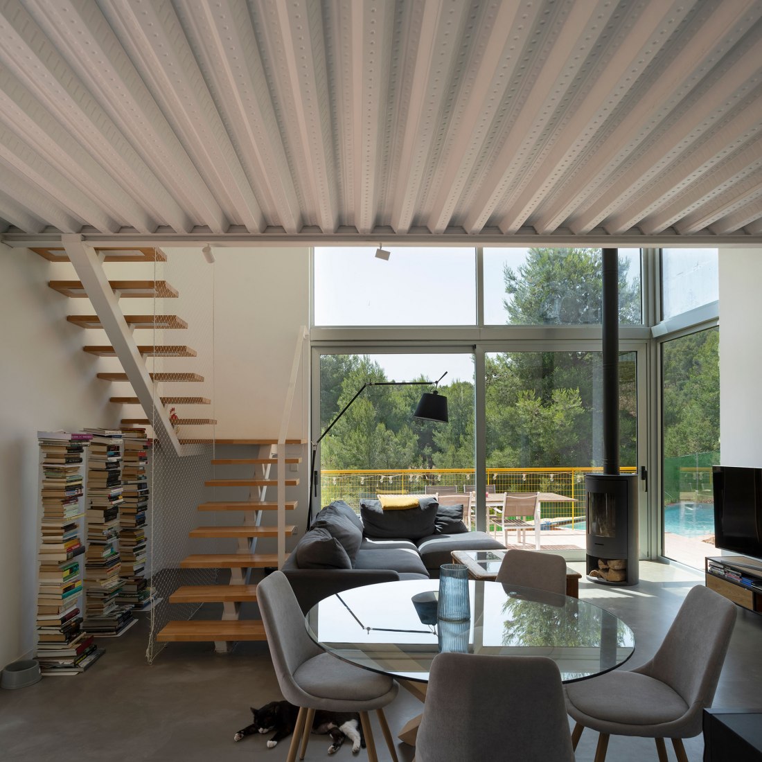 rNrH industrialized home by Juan Marco Arquitectos. Photograph by Diego Opazo.