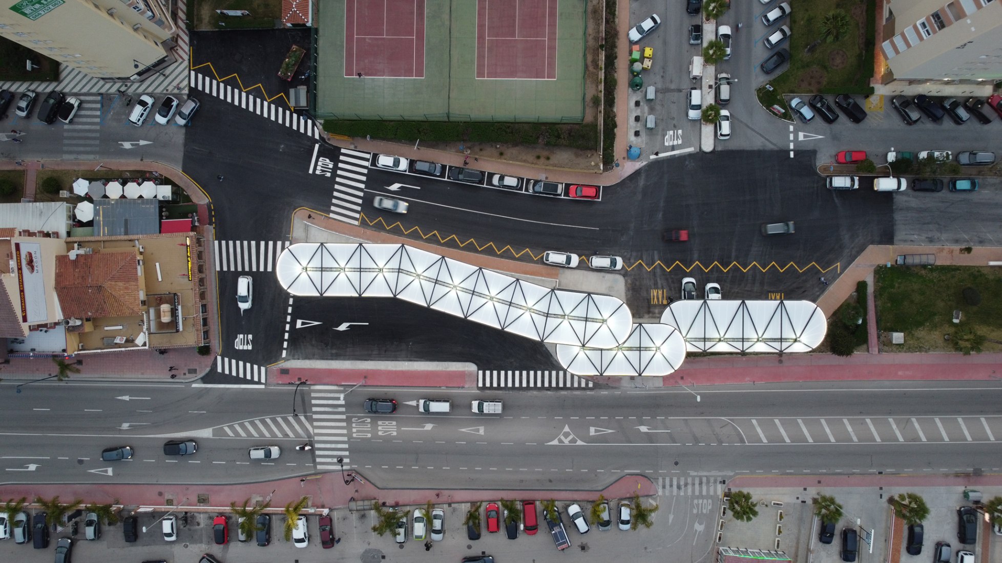 Torrox bus and taxis station by Juan Navarro Arquitectos. Photograph by Alejandro Castelló Ortega.