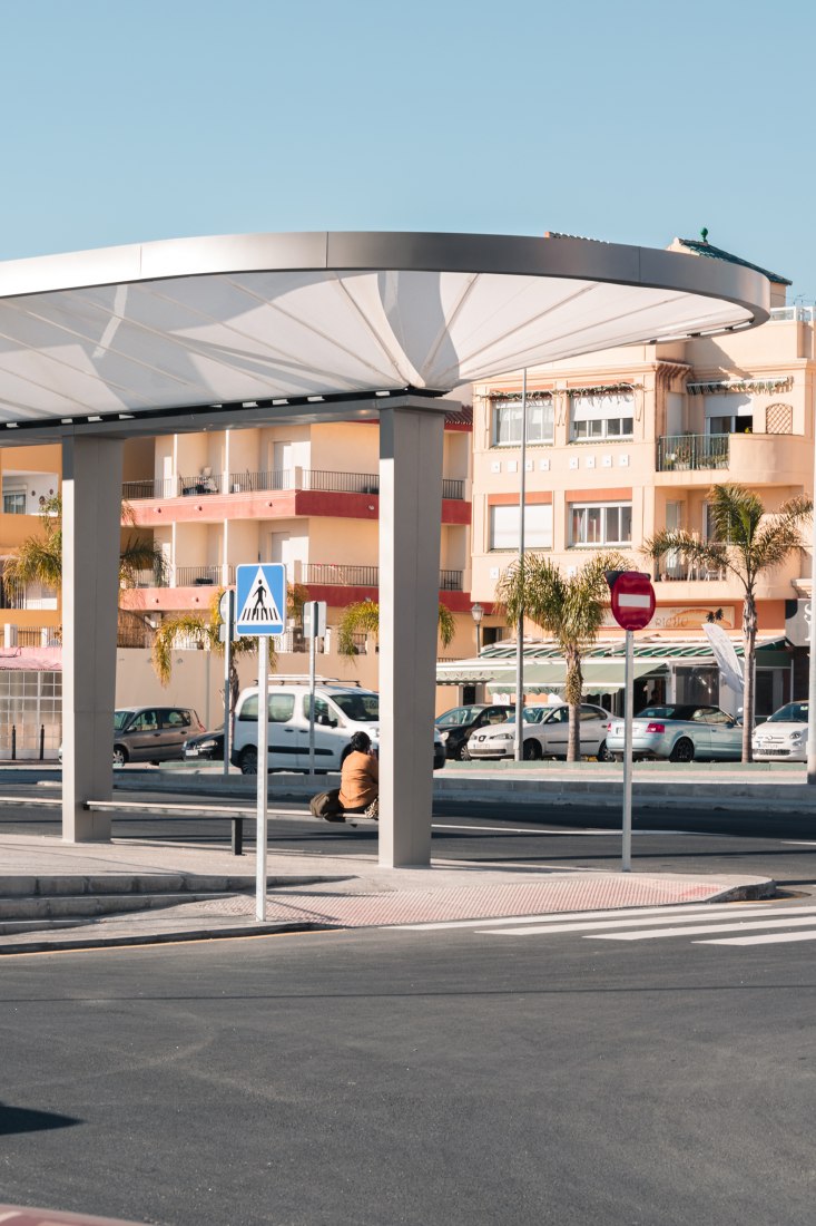 Torrox bus and taxis station by Juan Navarro Arquitectos. Photograph by Alejandro Castelló Ortega.