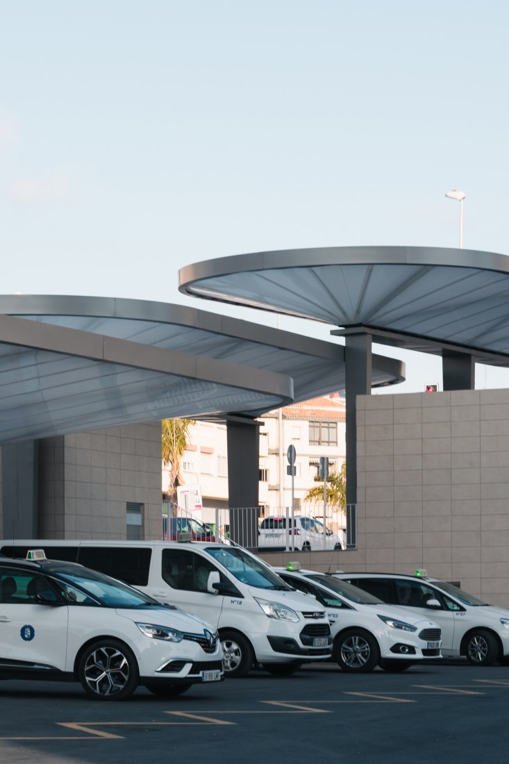 Torrox bus and taxis station by Juan Navarro Arquitectos. Photograph by Alejandro Castelló Ortega.