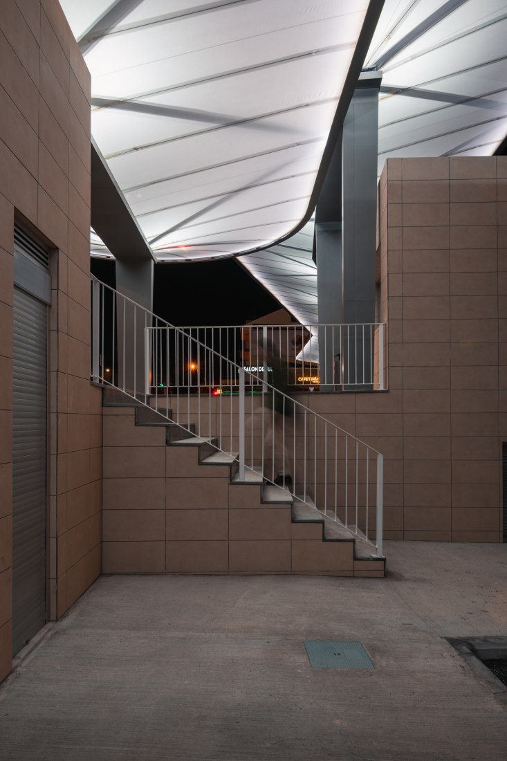 Torrox bus and taxis station by Juan Navarro Arquitectos. Photograph by Alejandro Castelló Ortega.