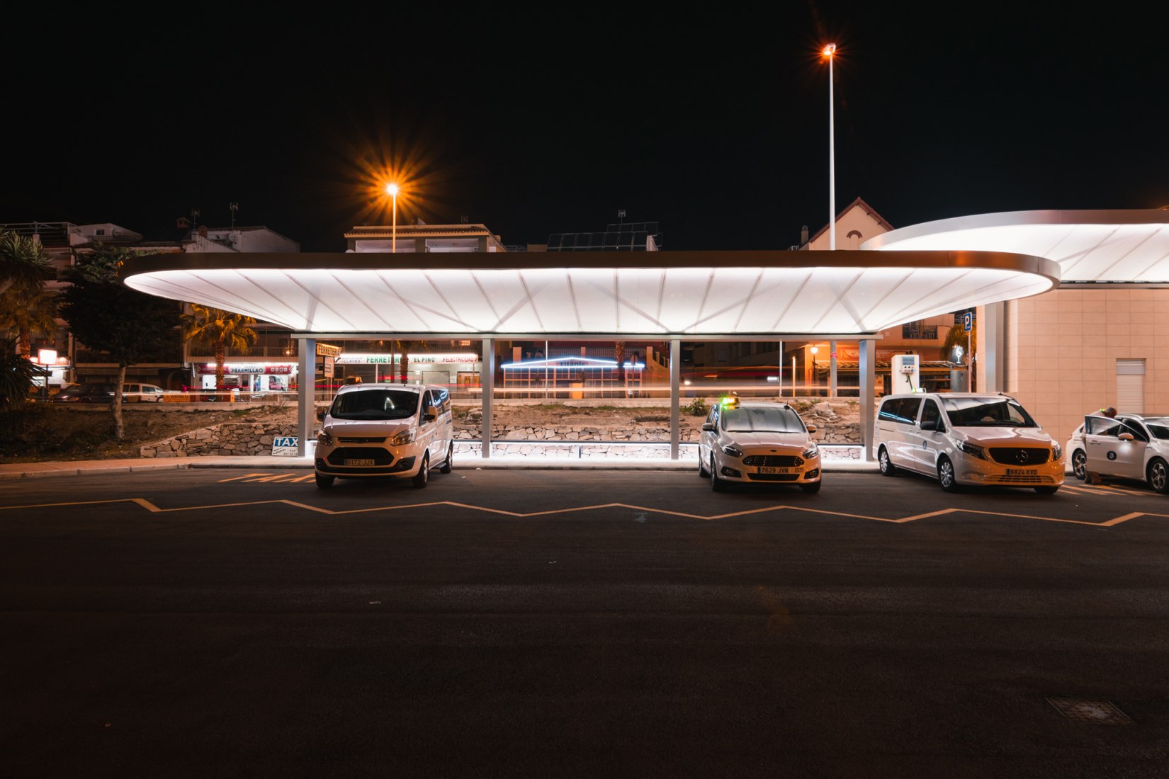 Torrox bus and taxis station by Juan Navarro Arquitectos. Photograph by Alejandro Castelló Ortega.