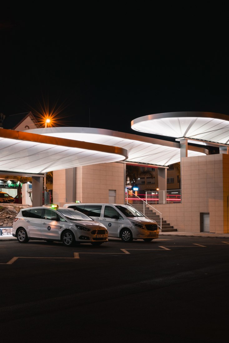 Torrox bus and taxis station by Juan Navarro Arquitectos. Photograph by Alejandro Castelló Ortega.