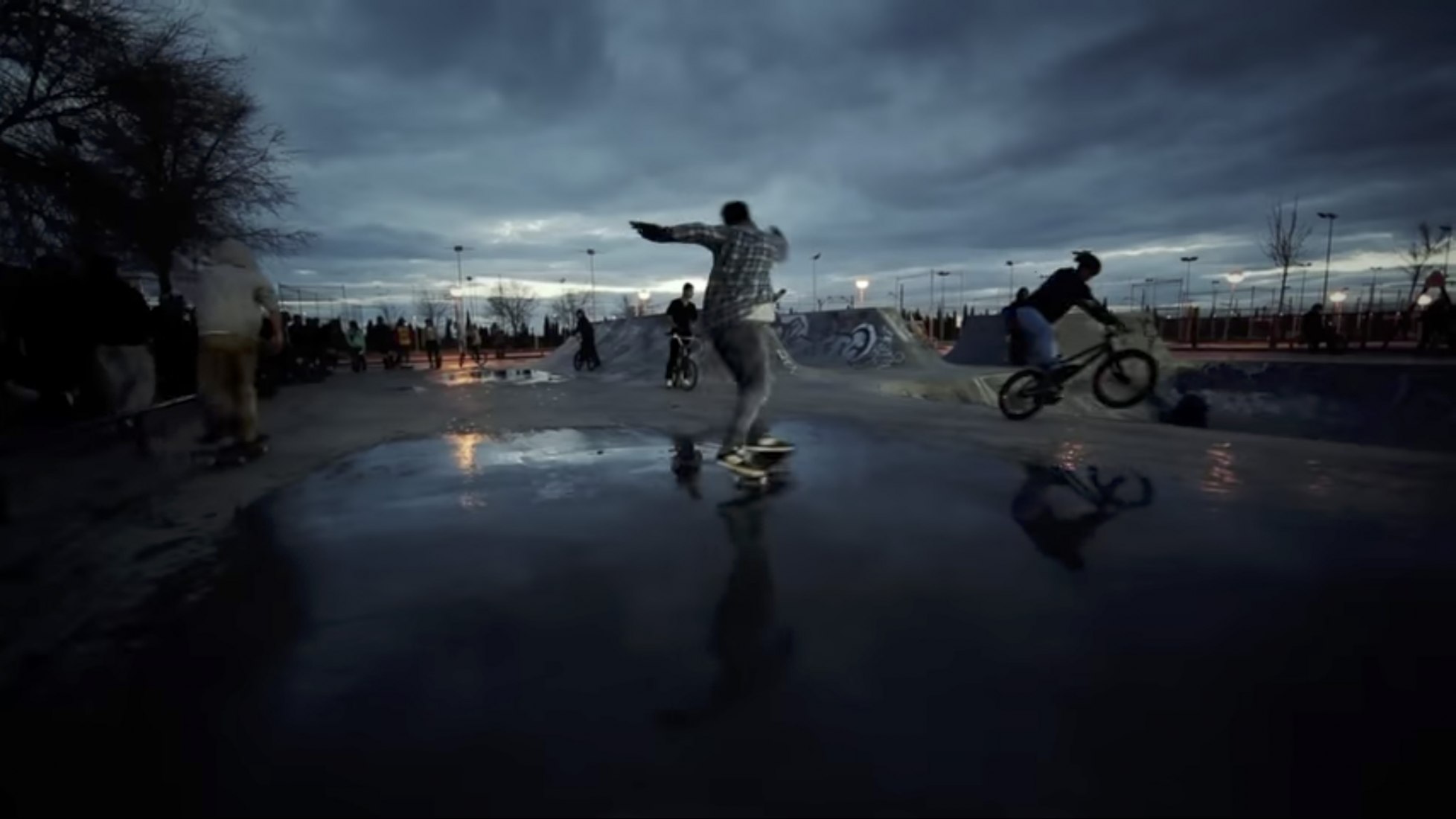 MOSS Brigade Day 2 · A posers day. Vídeo por Juan Rayos