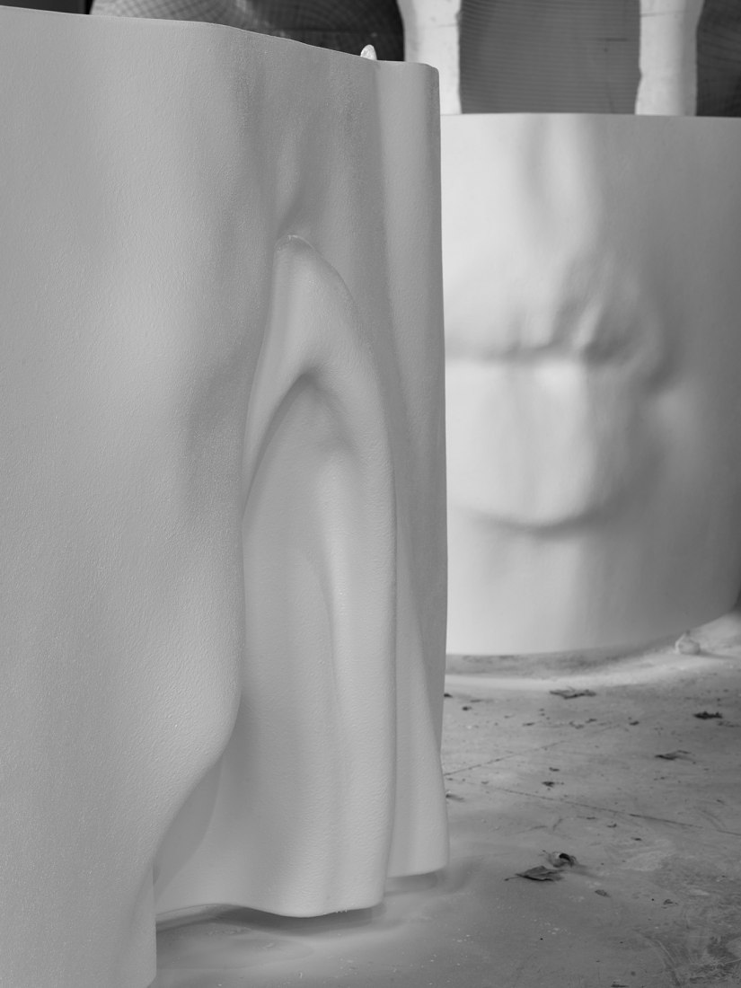 Detalle. Proceso de construcción de Julia de Jaume Plensa. Imagen cortesía de Fundación María Cristina Masaveu, 2018. Fotografía por Fotogasull