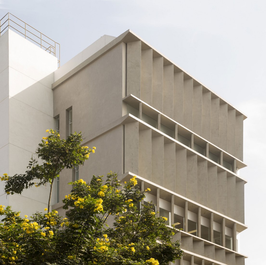 Vista exterior. Edificio Atenea. Fotografía por K+M Arquitectos y Urbanismo