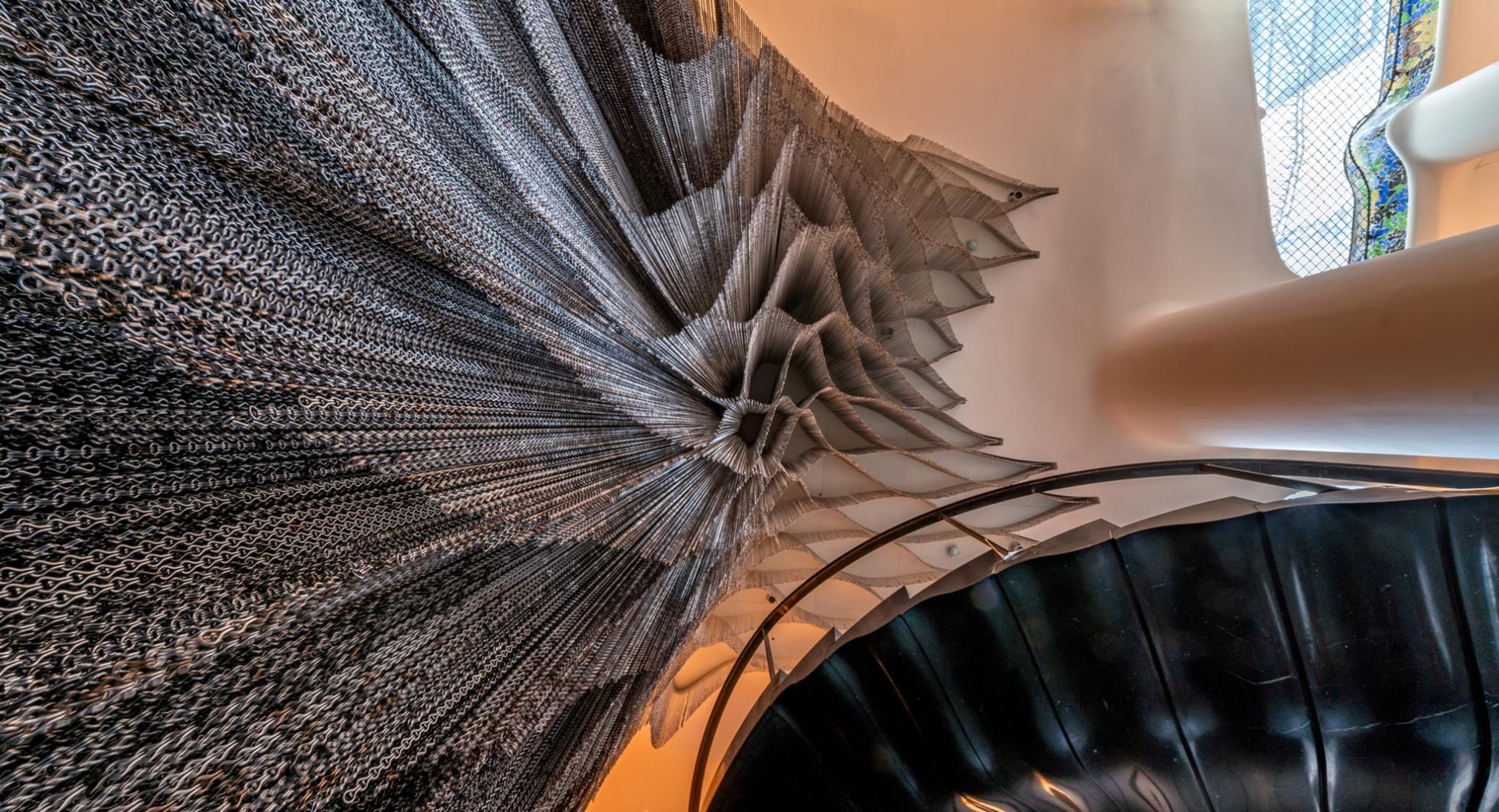 Intervention on the final staircase of Casa Batlló by Kengo Kuma. Image courtesy of Casa Batlló.