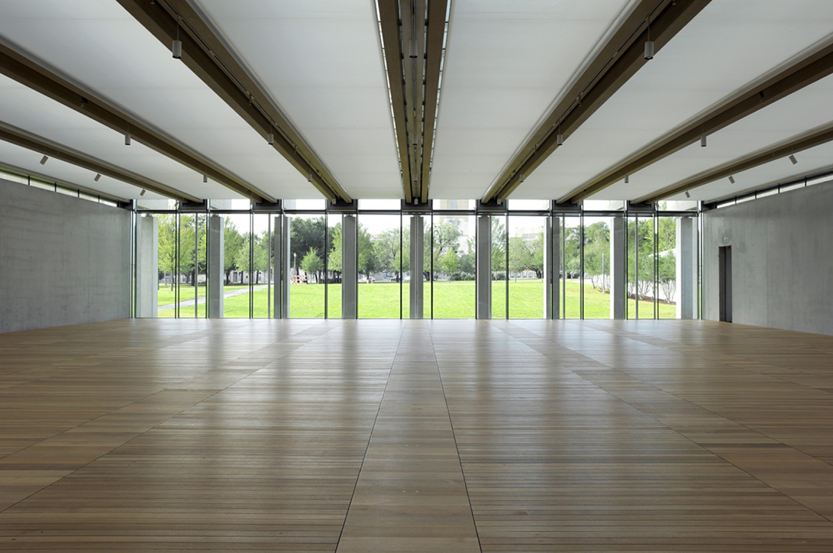 Pavilion by Renzo Piano in the Kimbell Art Museum | METALOCUS