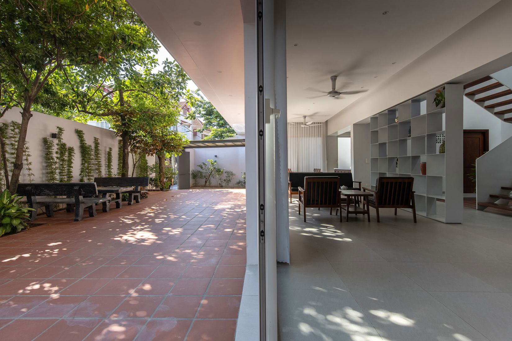 La Casa Grande por Km Architecture Office. Fotografía por Hoang Le.