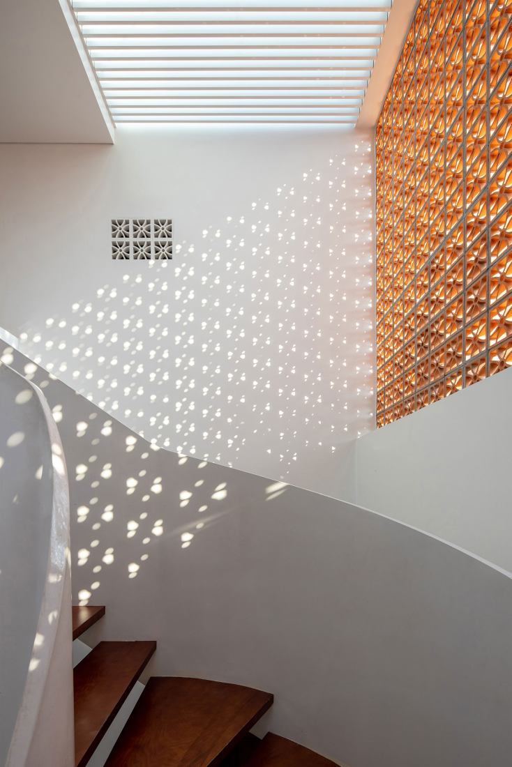 La Casa Grande por Km Architecture Office. Fotografía por Hoang Le.