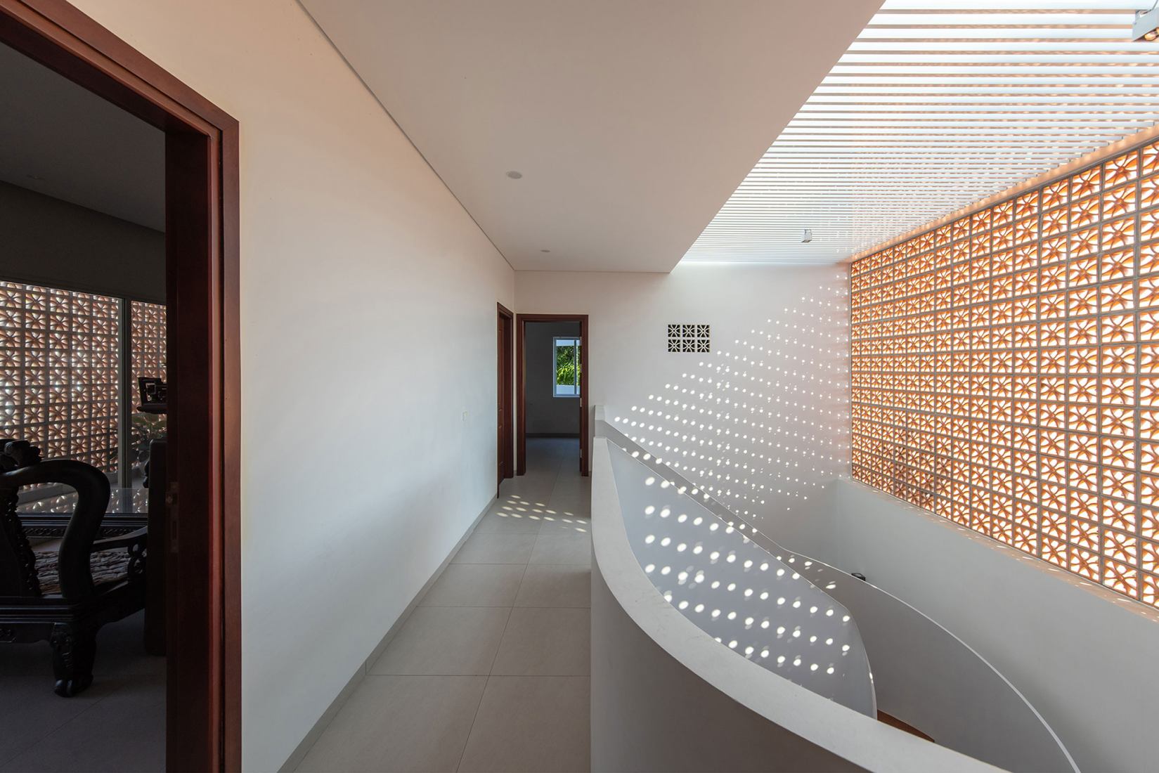 La Casa Grande por Km Architecture Office. Fotografía por Hoang Le.