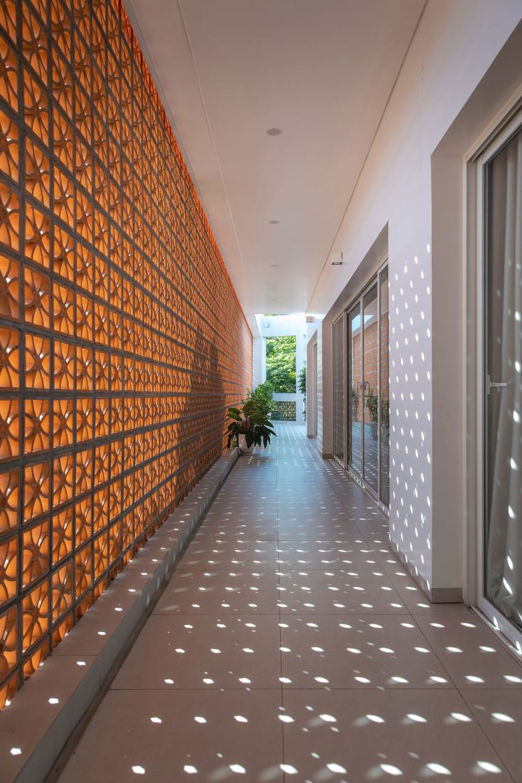 La Casa Grande por Km Architecture Office. Fotografía por Hoang Le.