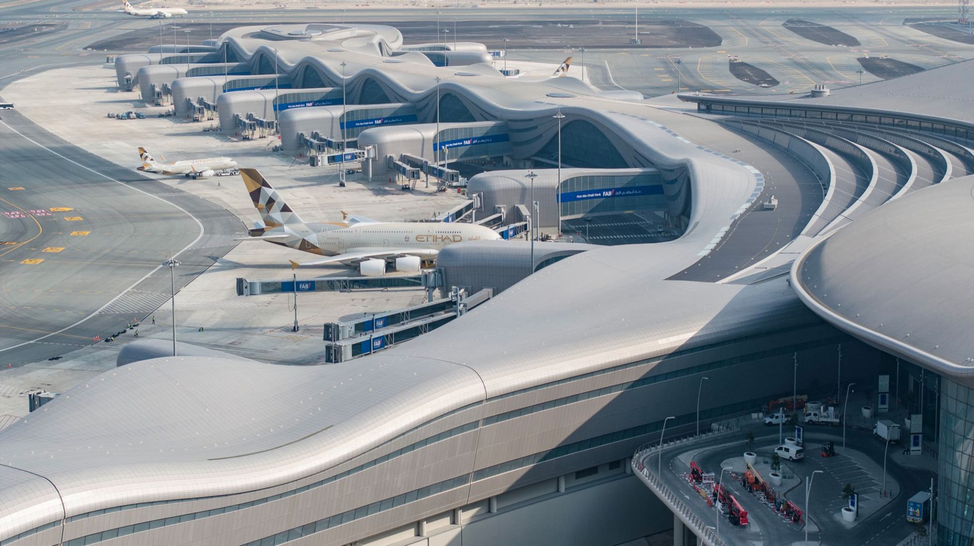 Aeropuerto Internacional Zayed por KPF. Fotografía por Victor Romero.