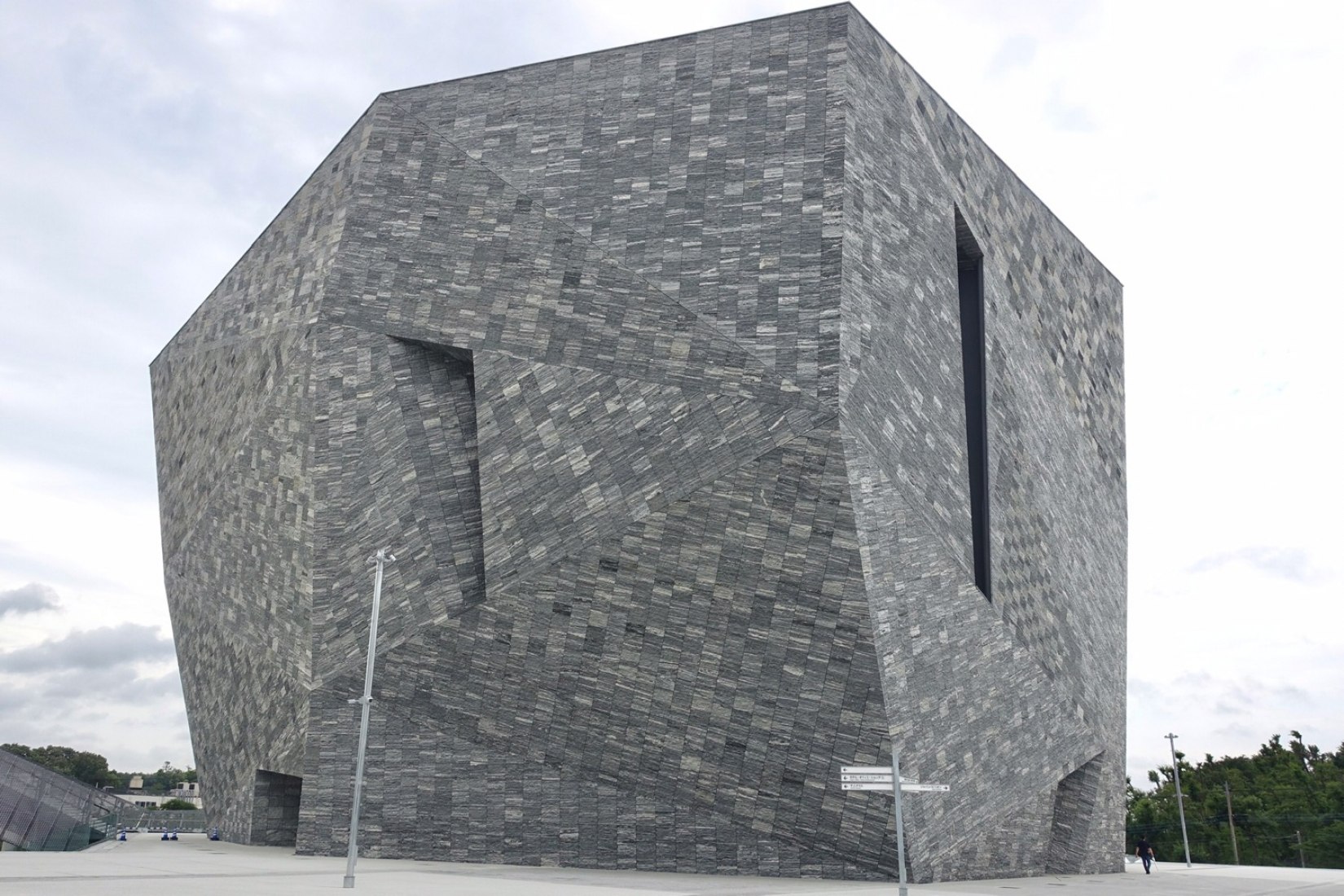 Museo de Cultura de Kadokawa por Kengo Kuma. Fotografía por Museo de Cultura de Kadokawa