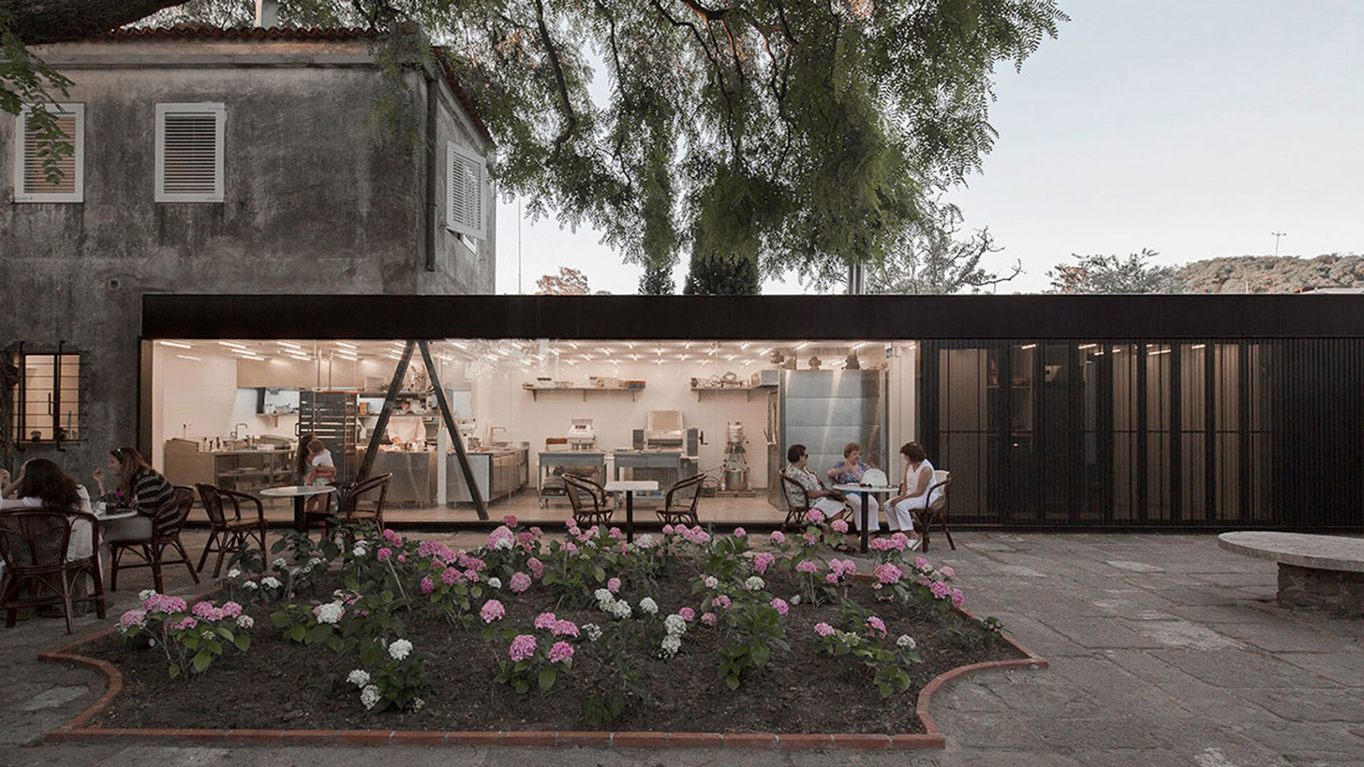 Exterior view. La Linda Bakery Carrasco by Pedro Livni Architect. Photograph © Pablo Casals Aguirre