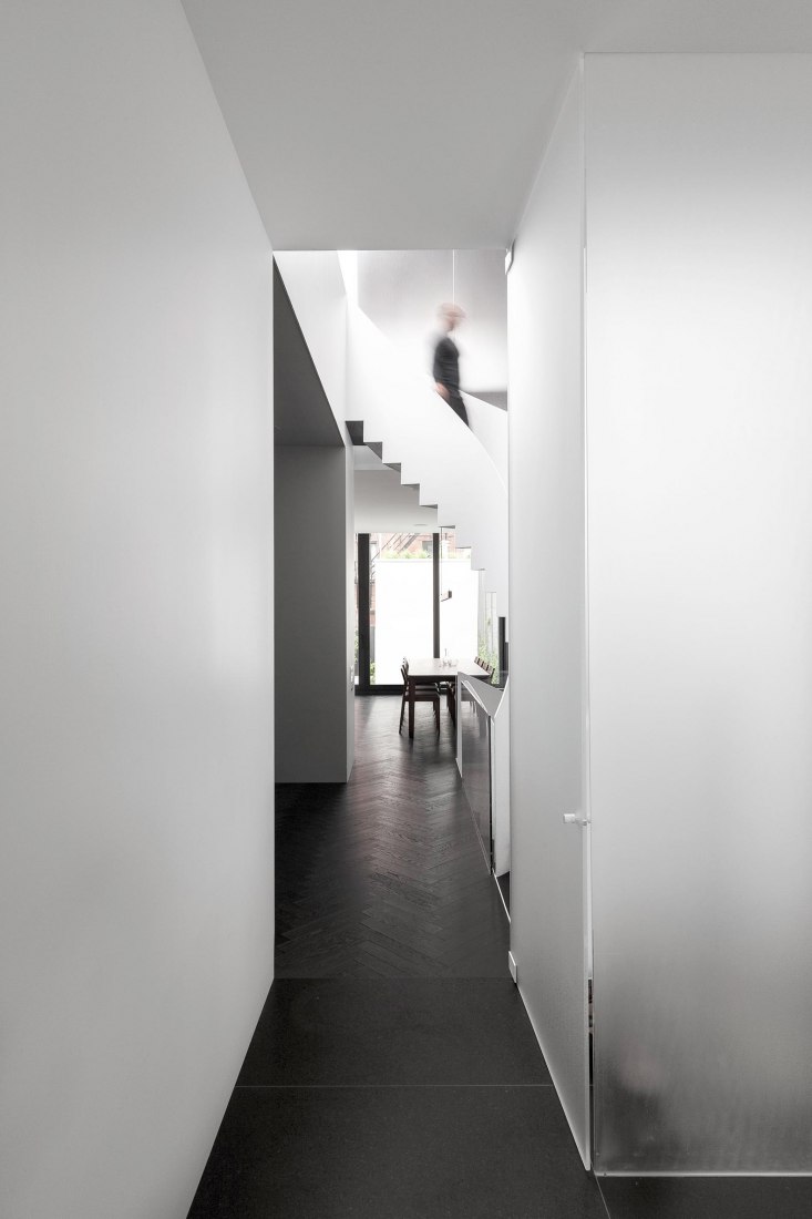 Pasillo. Maison du Parc por La Shed Architecture. Fotografía por Maxime Brouillet
