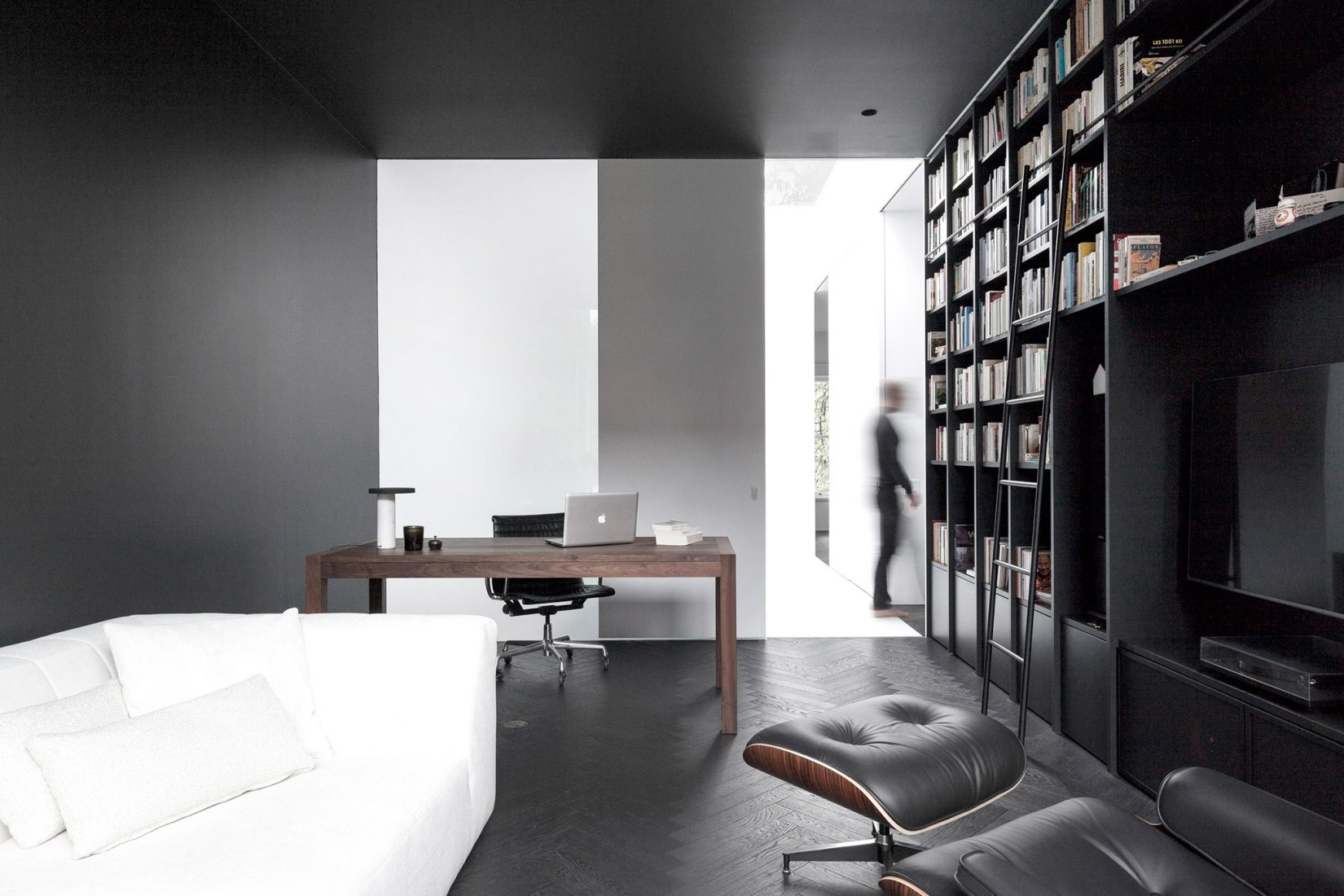 Biblioteca. Maison du Parc por La Shed Architecture. Fotografía por Maxime Brouillet