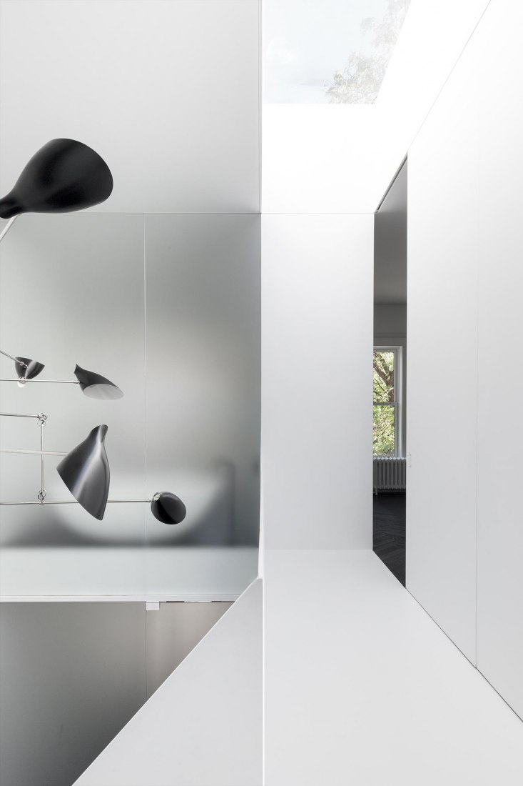 Pasillo superior. Maison du Parc por La Shed Architecture. Fotografía por Maxime Brouillet