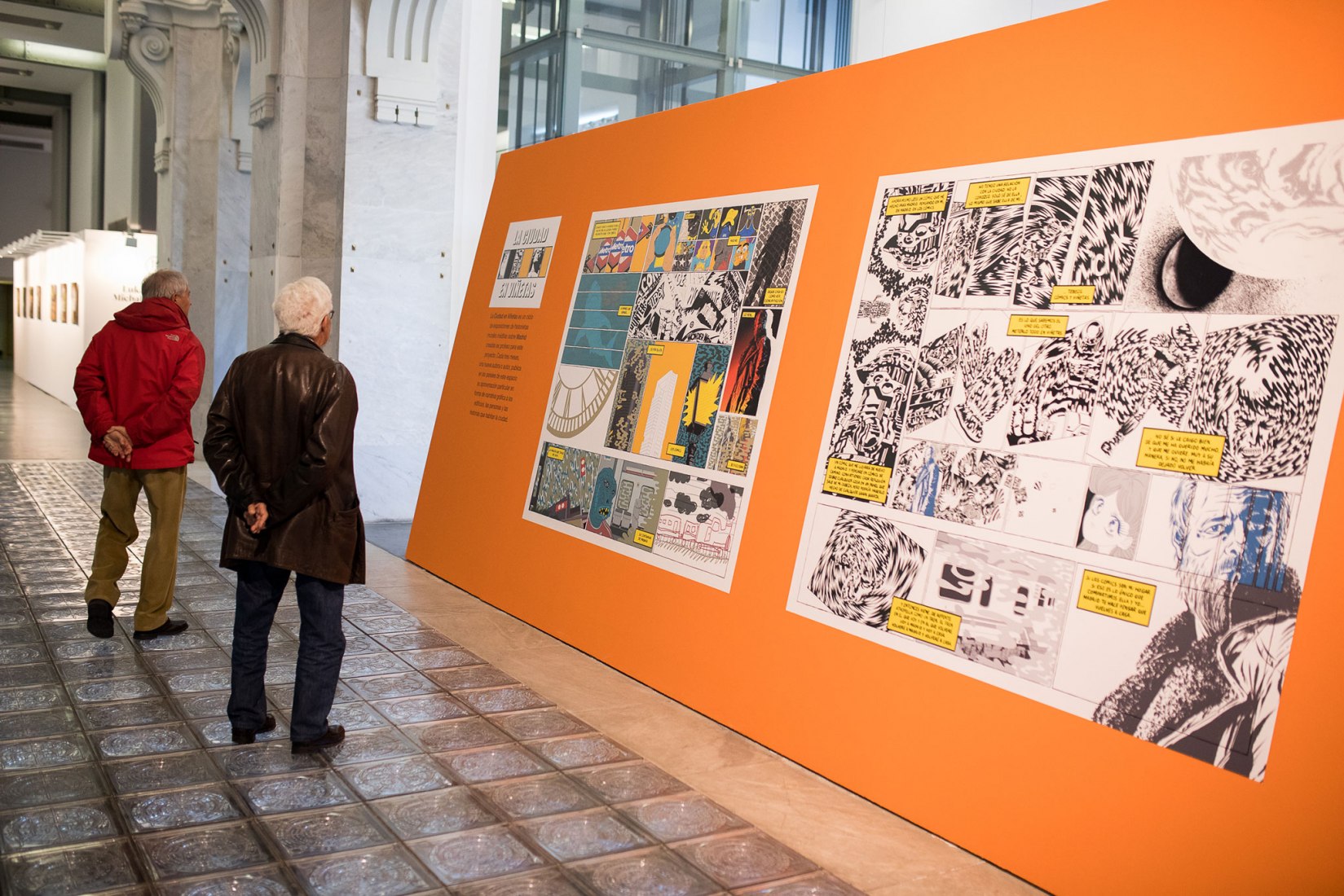 Exhibition hall. "La ciudad en viñetas" by Victor Puchalski. Photograph © Jesús Varillas
