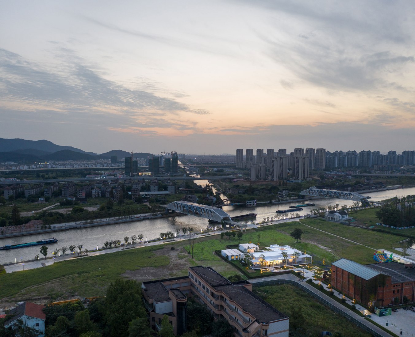 Free Spring Morning por Lacime Architects. Fotografía por SHANJIAN Photography Studio