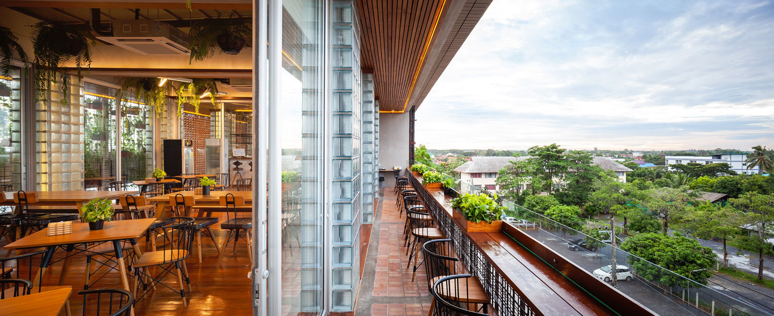 LaeKhon NonBai by Junsekino Architect and Design. Photograph by Spaceshift Studio.
