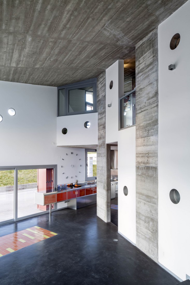 Interior view. Bitxo house by Lagula arquitectes. Photography © Adrià Goula.