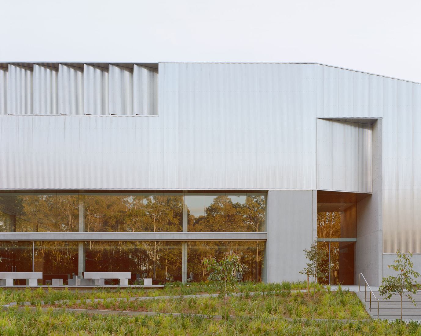 Powerhouse Castle Hill por lahznimmo architects. Fotografía por Rory Gardiner.
