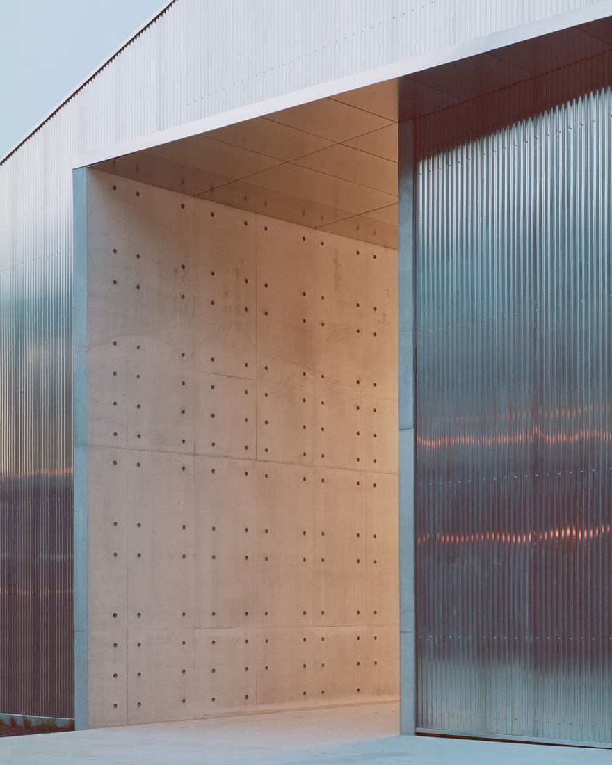 Powerhouse Castle Hill por lahznimmo architects. Fotografía por Rory Gardiner.