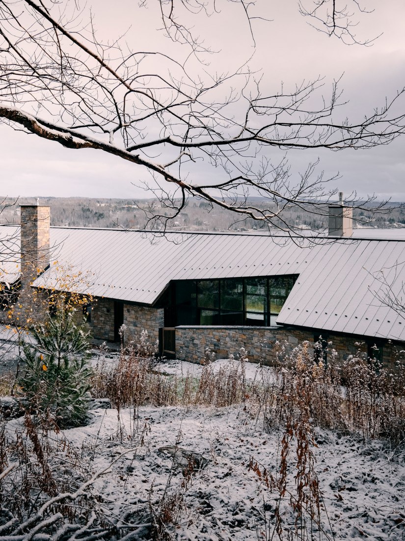 Virgin Vineyard House by LAMAS Architecture. Photograph by Félix Michaud.