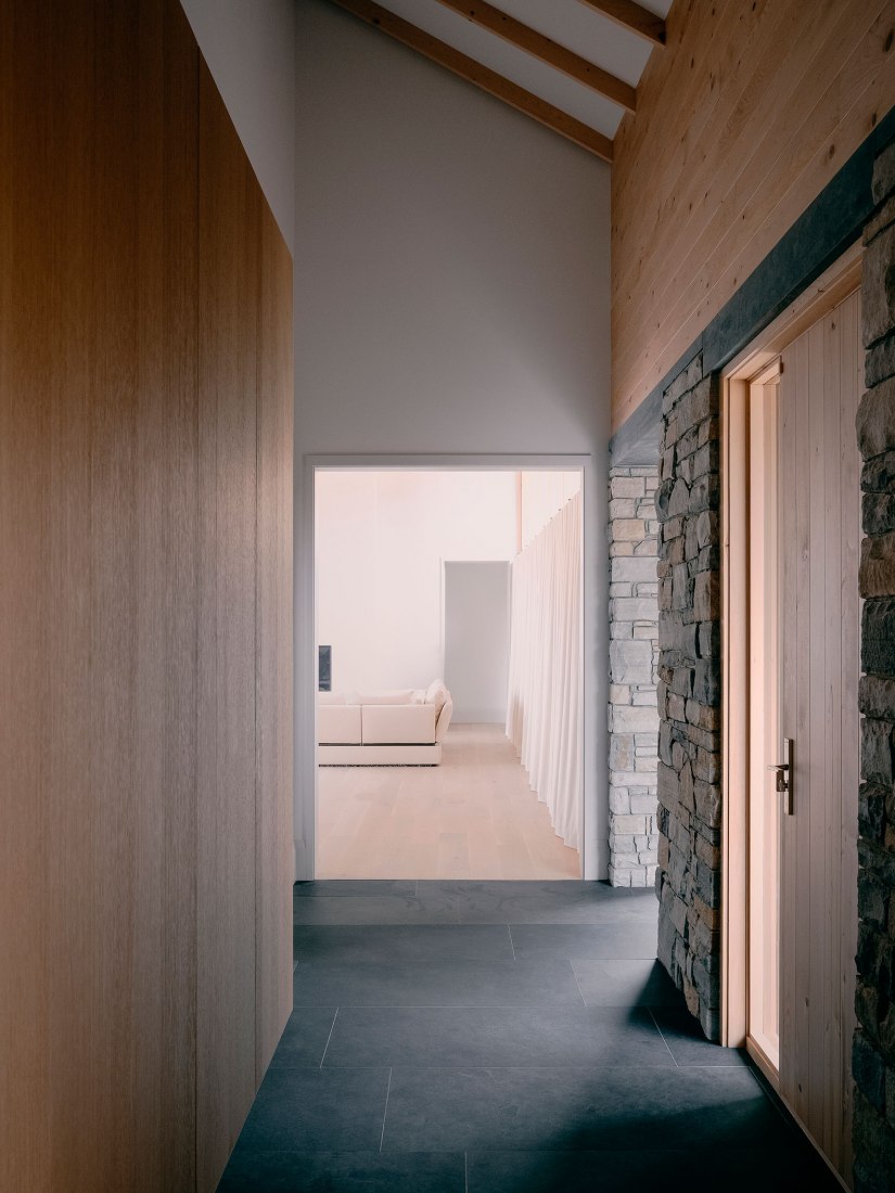 Virgin Vineyard House by LAMAS Architecture. Photograph by Félix Michaud.