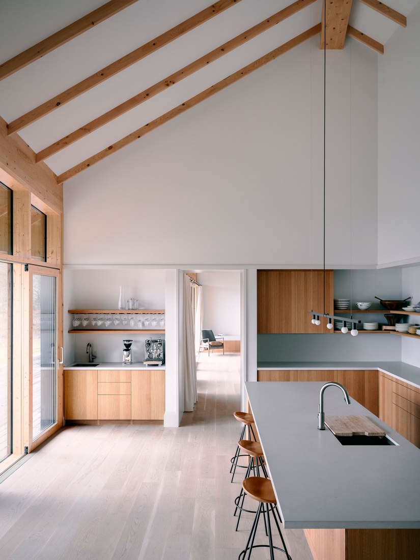 Virgin Vineyard House by LAMAS Architecture. Photograph by Félix Michaud.