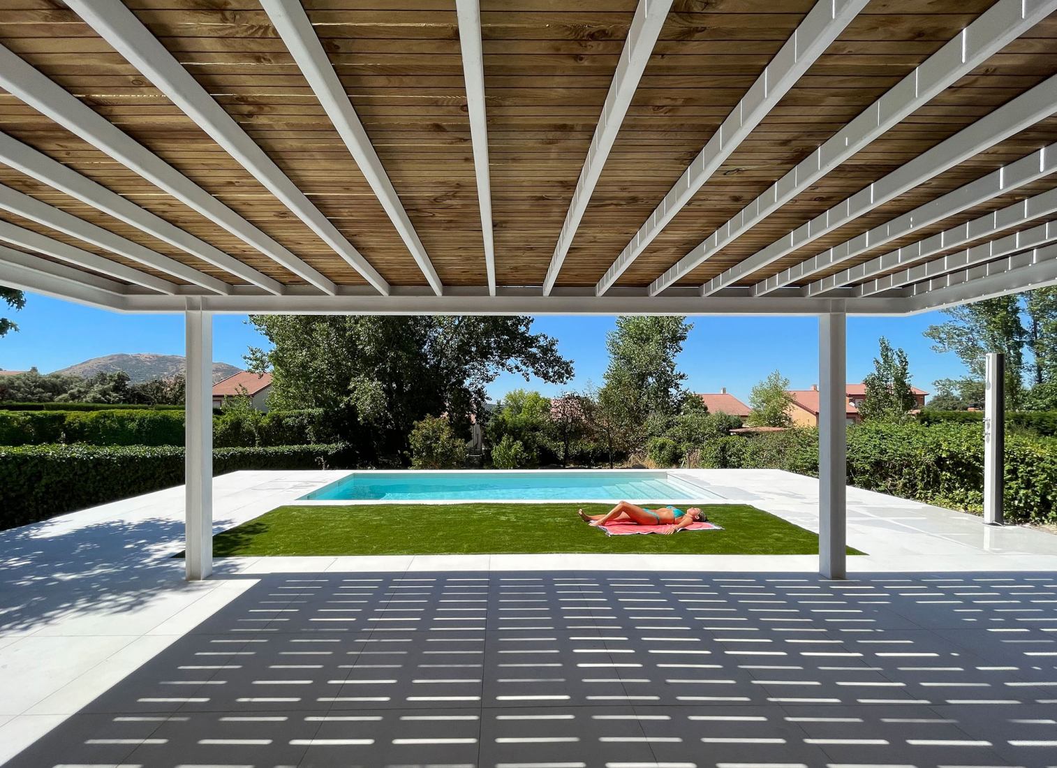 Piscina y reacondicionamiento de terraza por FAR Arquitectos. Fotografía por Francisco Arévalo