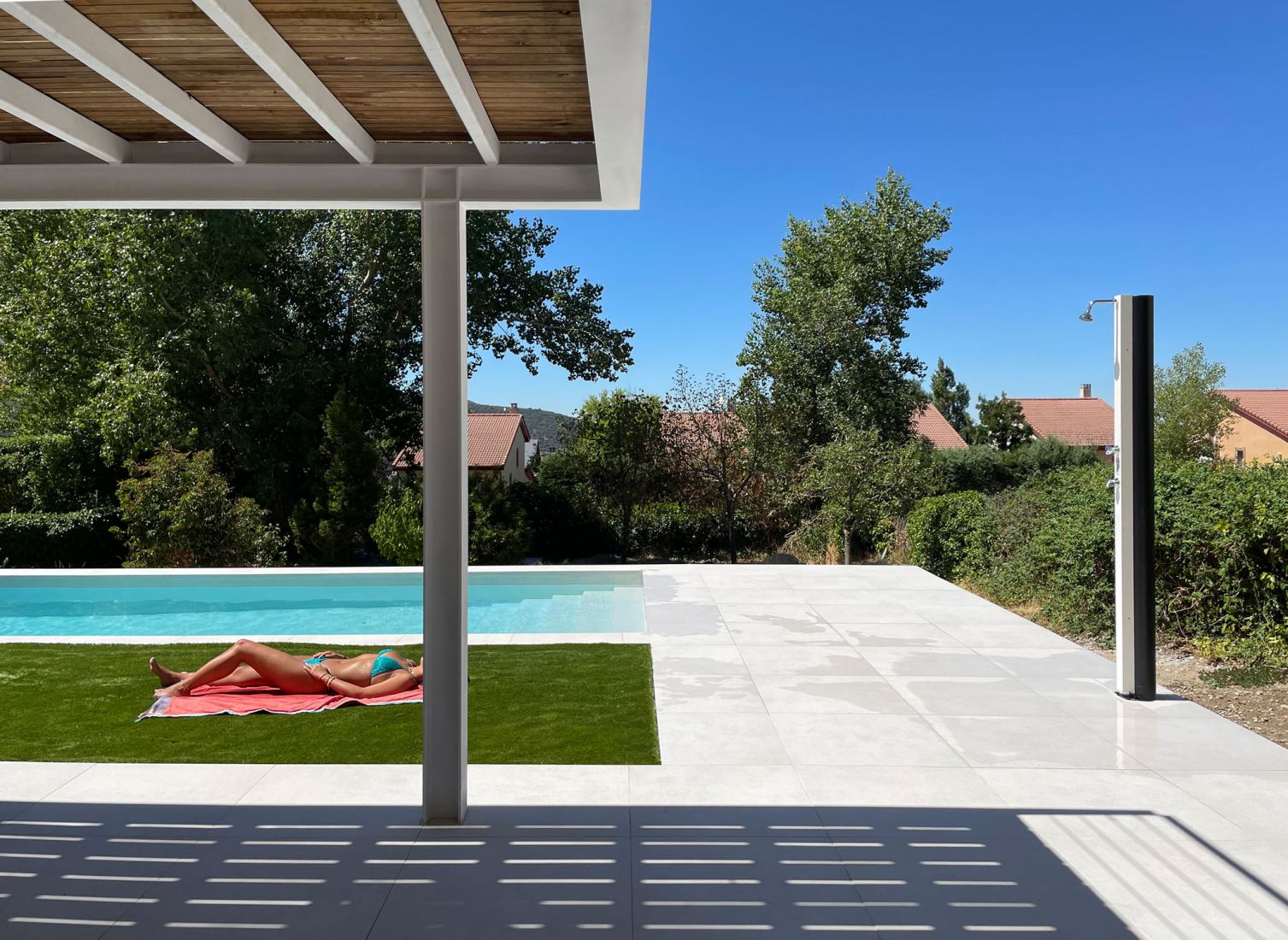 Piscina y reacondicionamiento de terraza por FAR Arquitectos. Fotografía por Francisco Arévalo