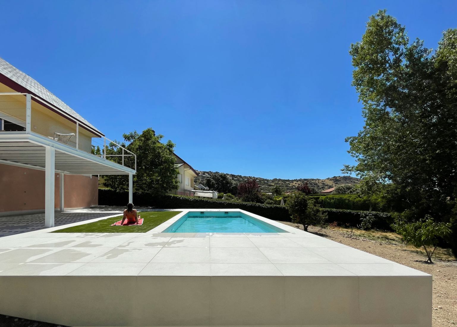 Piscina y reacondicionamiento de terraza por FAR Arquitectos. Fotografía por Francisco Arévalo